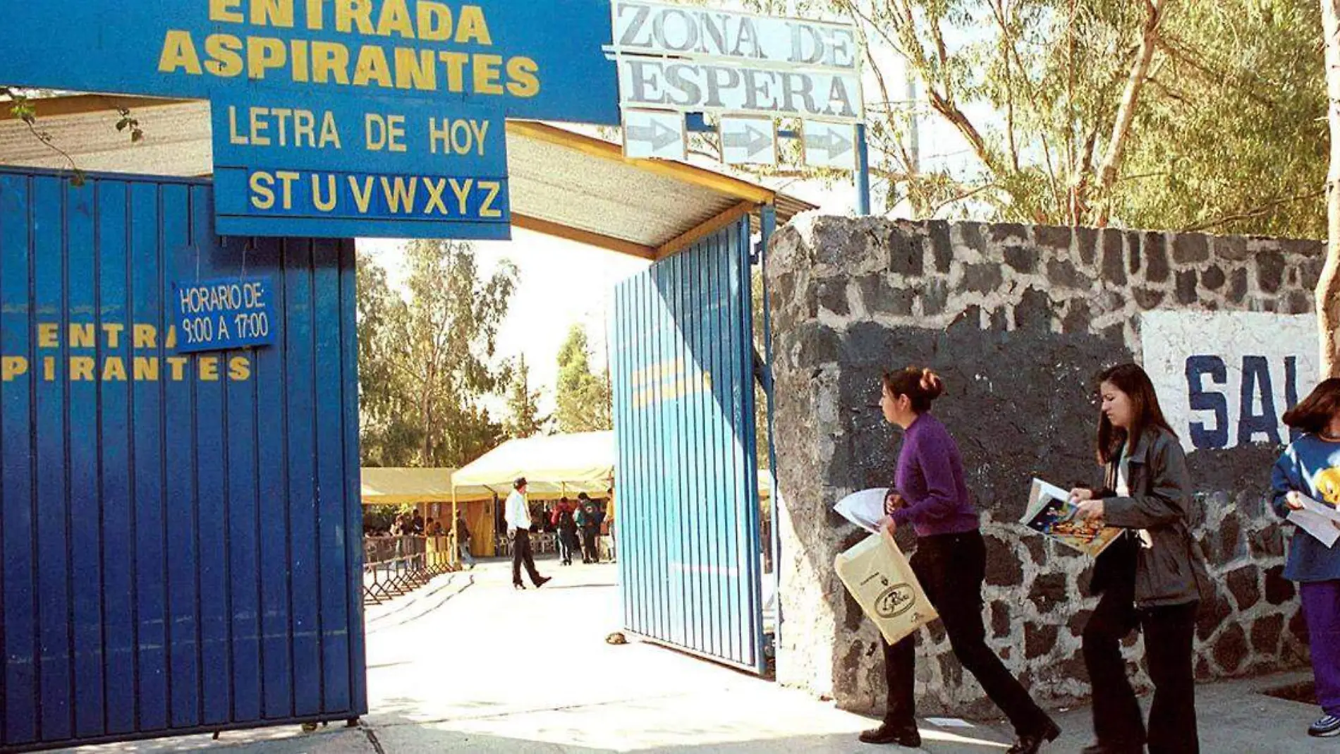 Aun con las restricciones anunciadas en la materia, en varias escuelas públicas del municipio de Cuautlancingo es solicitado el pago de cuotas escolares